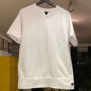 V NOTCH TEE